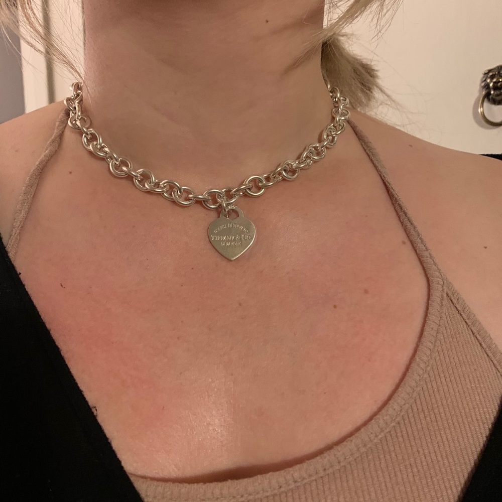Return to Tiffany heart tag necklace - Picture 4 of 5
